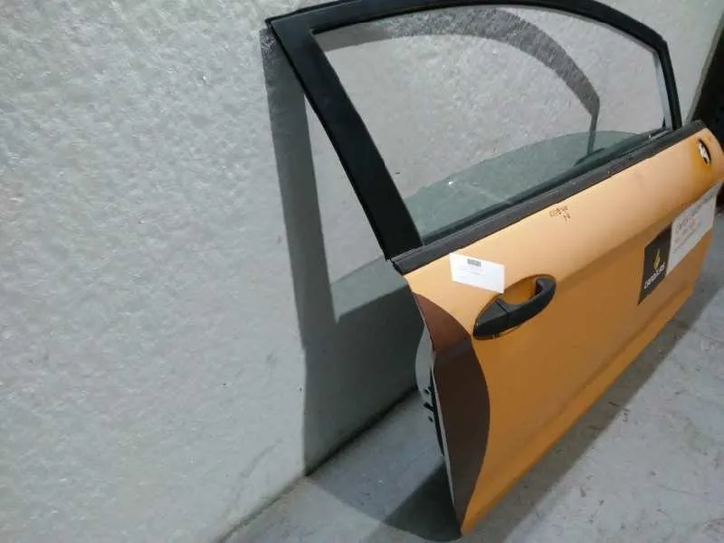 Puerta Delantera Derecha para Ford Fiesta (Cb1)