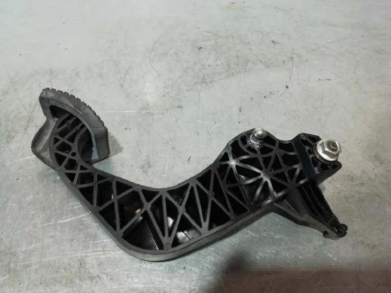 Pedal Embrague para Citroën C4 Lim.