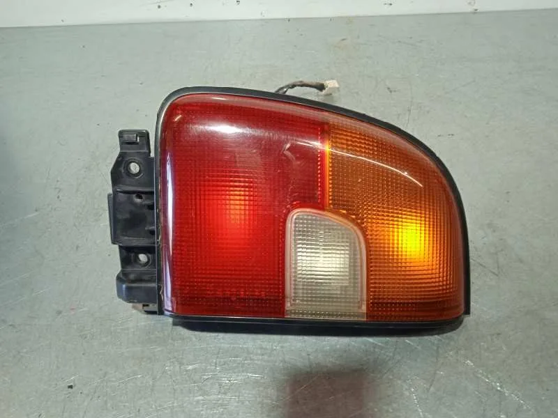 Piloto Trasero Izquierdo para Toyota Rav 4 Funcruiser (A1)