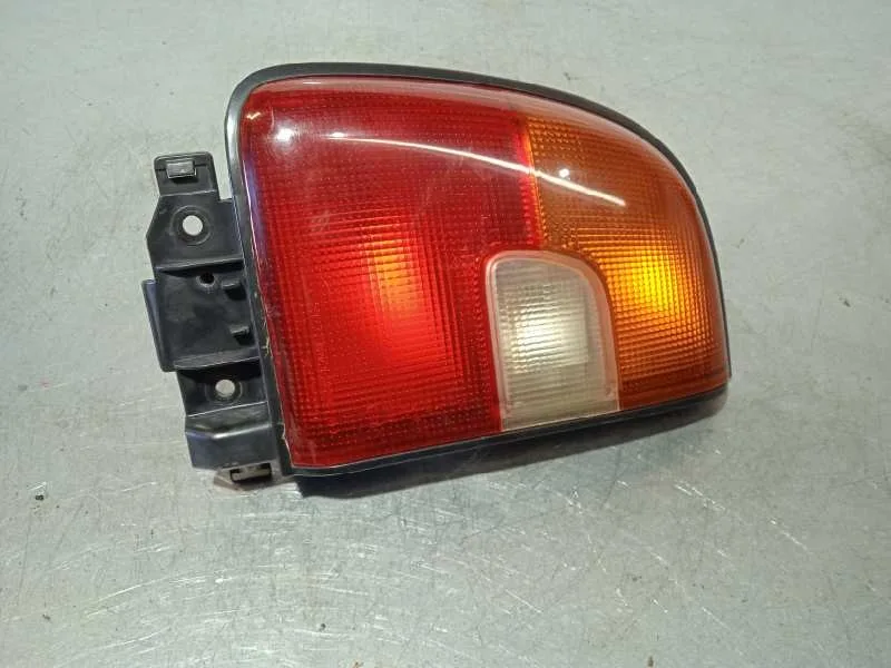 Piloto Trasero Izquierdo para Toyota Rav 4 Funcruiser (A1)