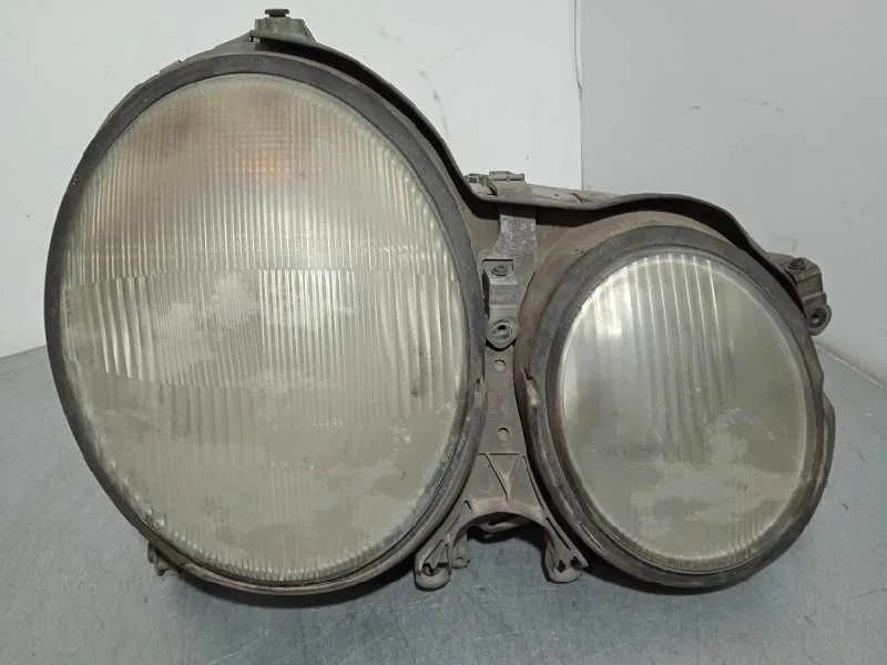 Faro Derecho para Mercedes-Benz Clase E (W210) Familiar