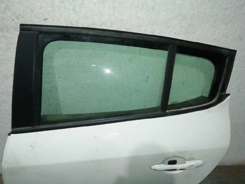 Puerta Trasera Izquierda para Renault Megane Iii Berlina 5 P