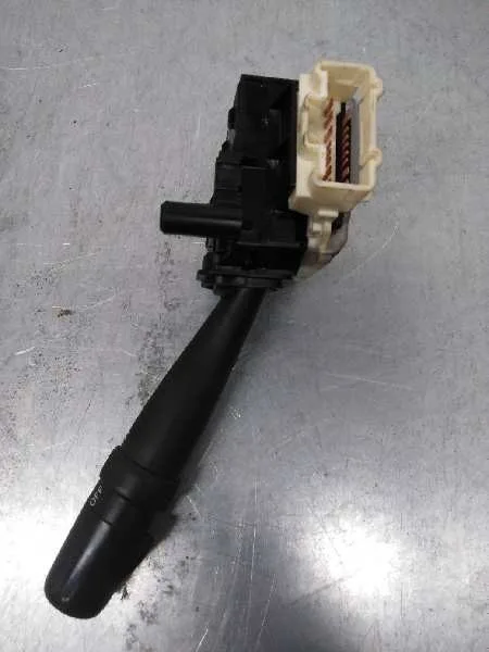 Mando Luces para Toyota Avensis Berlina (T25)
