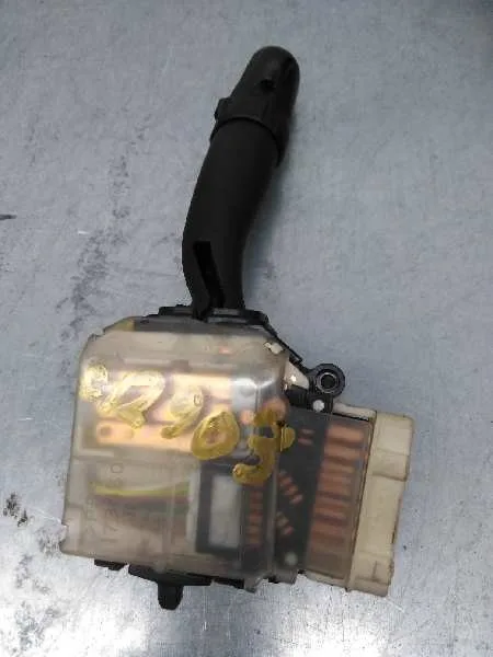 Mando Luces para Toyota Avensis Berlina (T25)