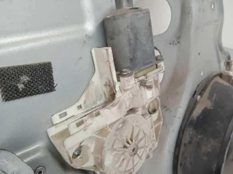 Elevalunas Delantero Izquierdo para Ford Focus Berlina (Cap)