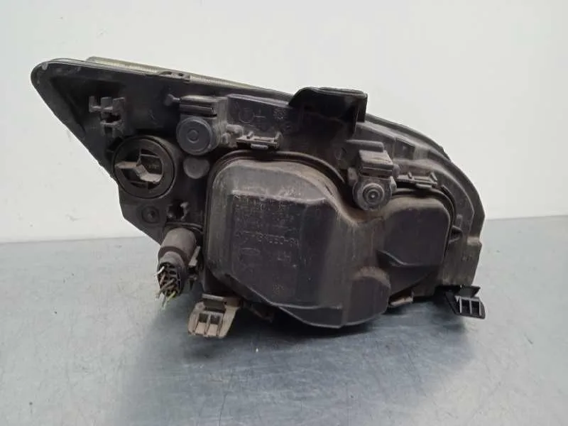 Faro Izquierdo para Ford Focus Berlina (Cap)