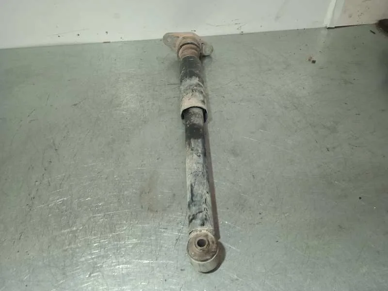 Amortiguador Trasero Derecho para Kia Carens ( )