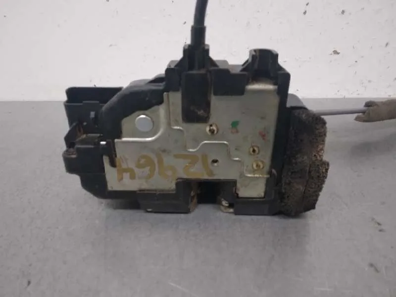 Cerradura Puerta Delantera Derecha para Nissan Nv 200 (M20)