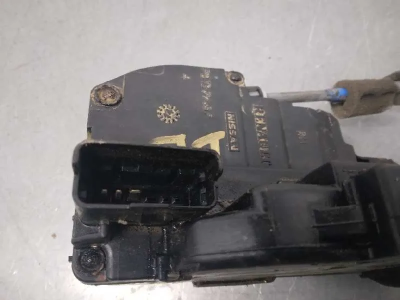 Cerradura Puerta Delantera Derecha para Nissan Nv 200 (M20)
