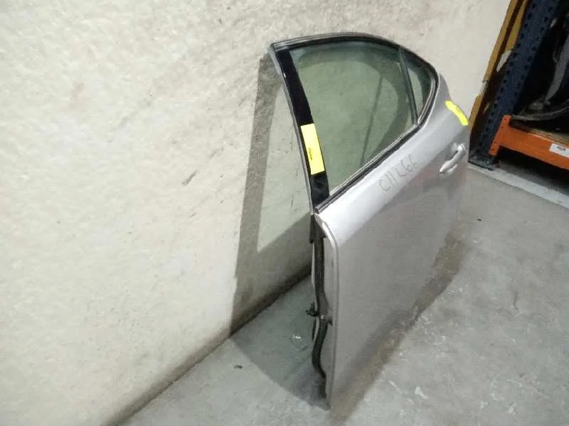 Puerta Trasera Izquierda para Lexus Is200 (Ds2/Is2)