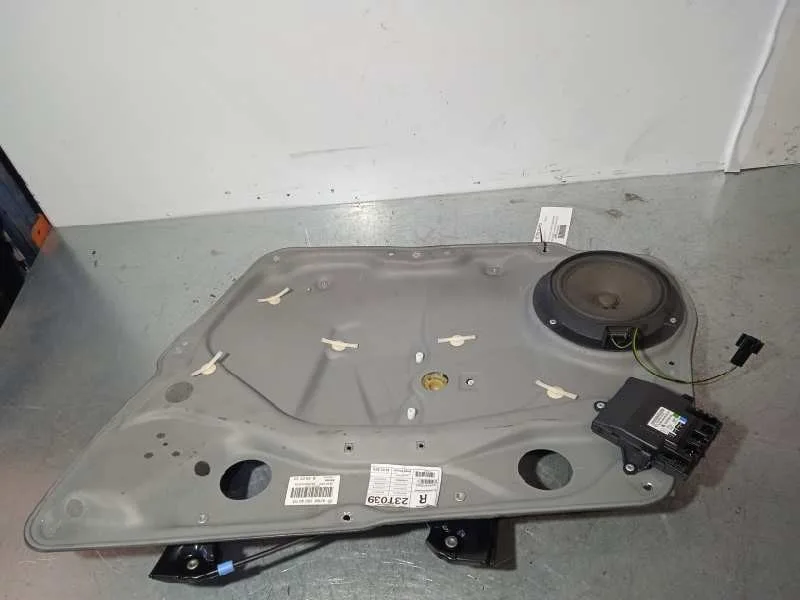 Elevalunas Delantero Derecho para Mercedes-Benz Clase B (W245)