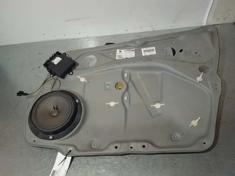 Elevalunas Delantero Derecho para Mercedes-Benz Clase B (W245)