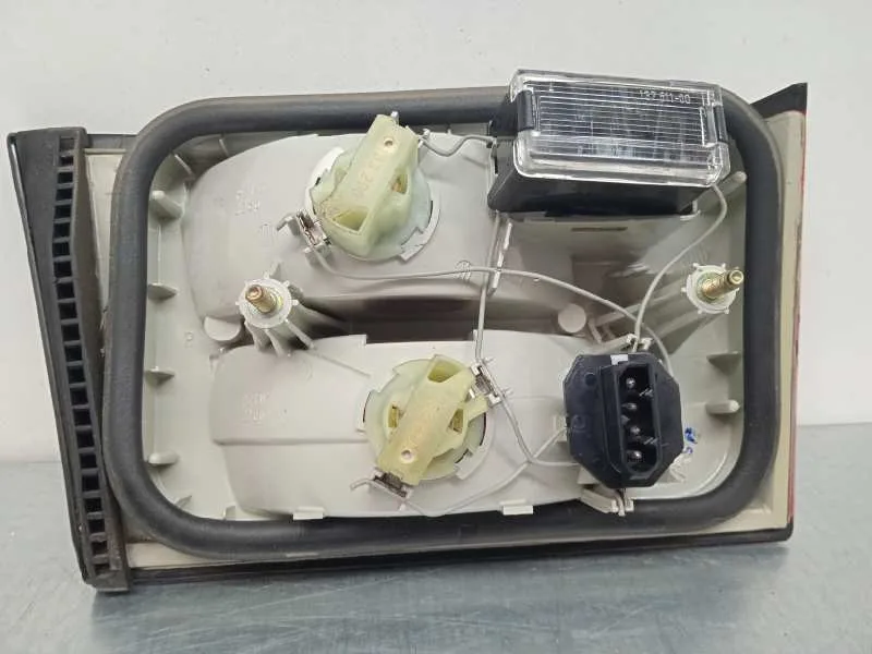 Piloto Trasero Derecho Interior para Bmw Serie 5 Berlina (E34)