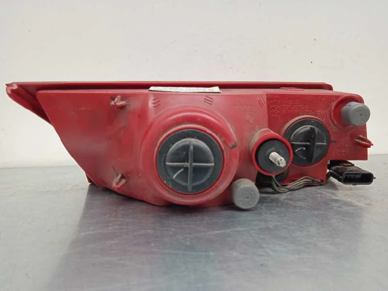 Piloto Trasero Derecho Interior para Renault Laguna Coupe