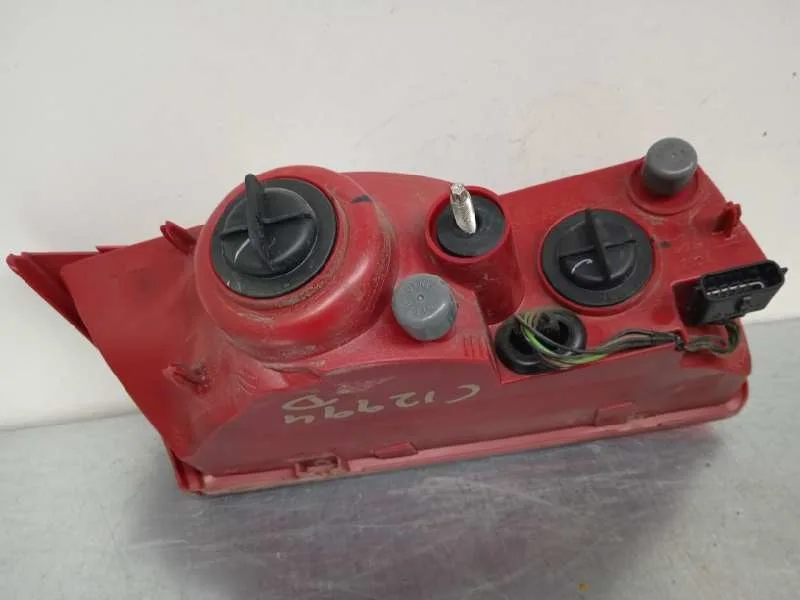 Piloto Trasero Derecho Interior para Renault Laguna Coupe