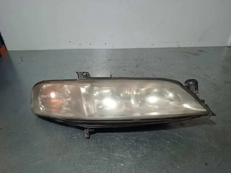 Faro Derecho para Opel Vectra B Berlina