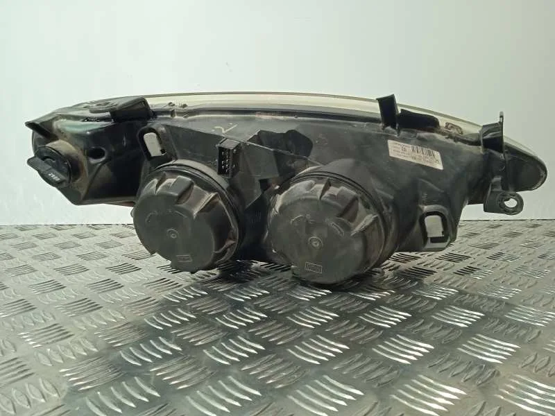 Faro Izquierdo para Peugeot 307 (S1)