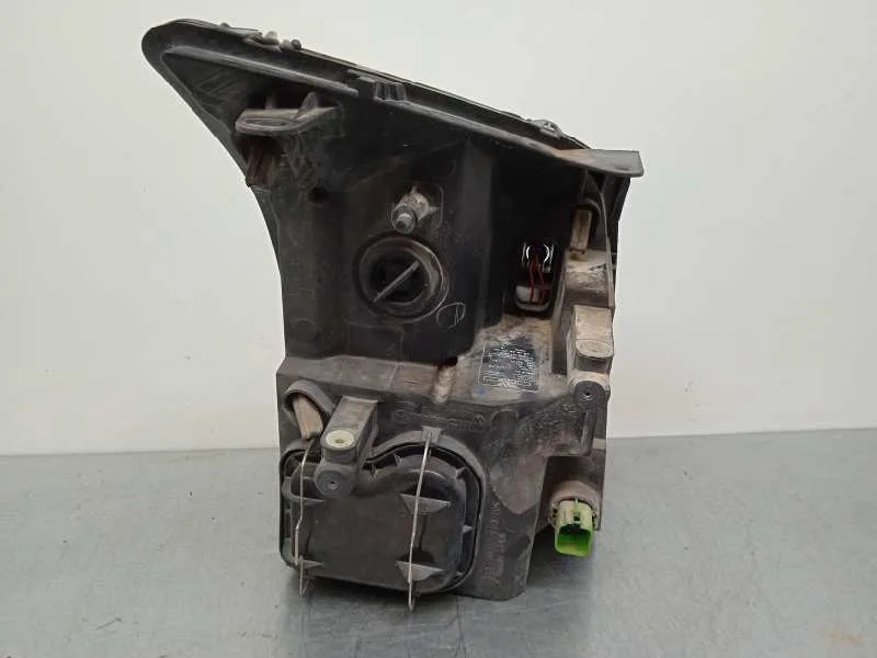 Faro Izquierdo para Ford Transit Caja Cerrada '06