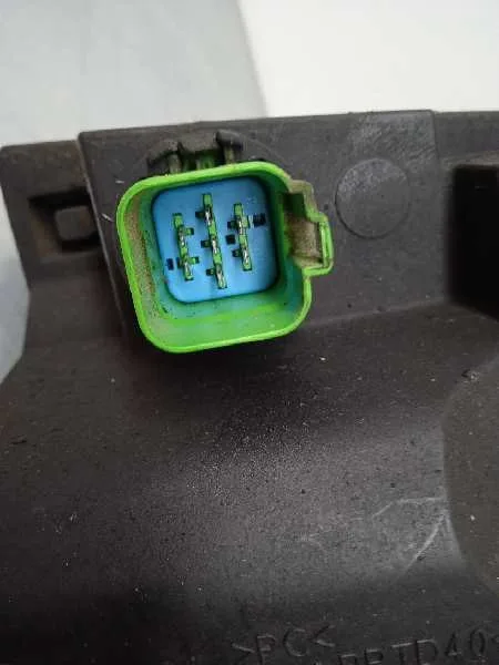 Faro Derecho para Ford Transit Caja Cerrada '06