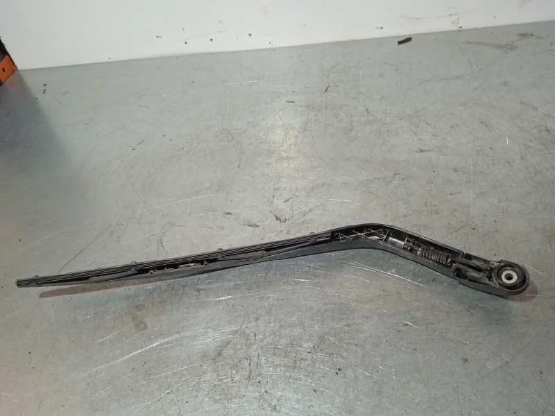 Brazo Limpia Trasero para Nissan Nv 200 (M20)