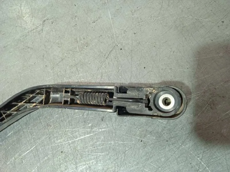 Brazo Limpia Trasero para Nissan Nv 200 (M20)
