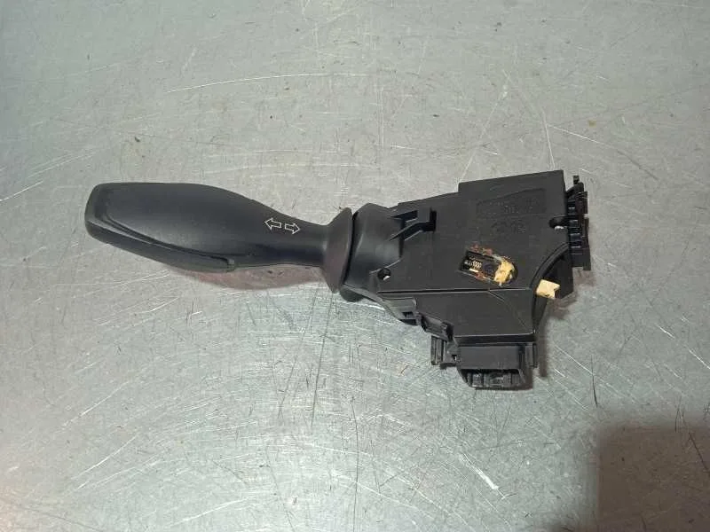 Mando Intermitentes para Ford Fiesta (Ccn)
