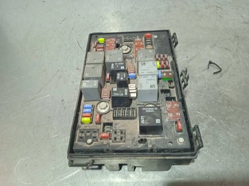 Caja Reles / Fusibles para Opel Astra J Lim.
