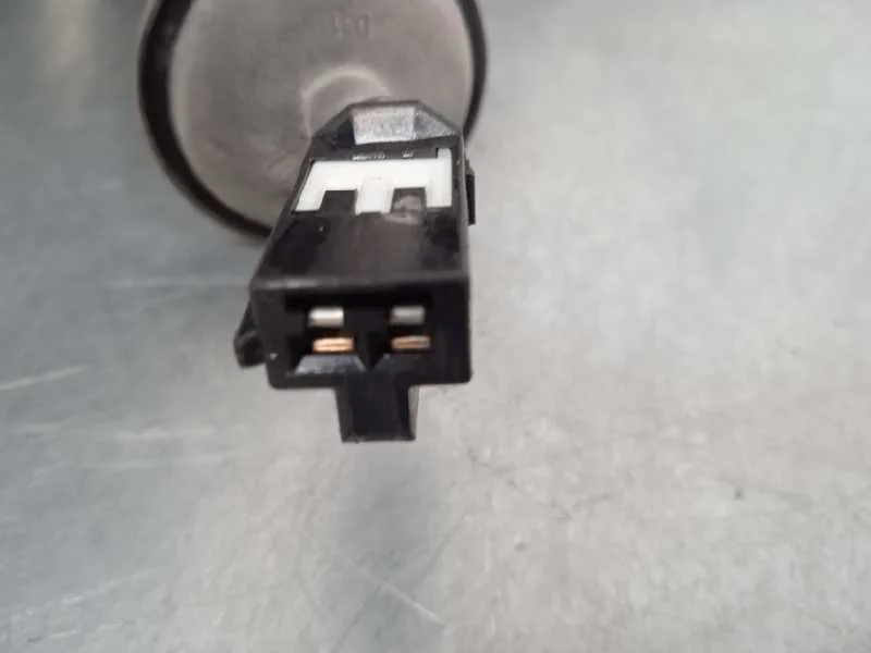 Maneta Exterior Porton para Kia Carens (Un)
