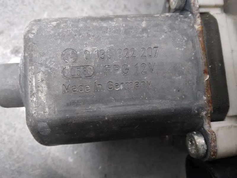 Elevalunas Delantero Derecho para Mitsubishi Colt Berlina 3 (Cz)