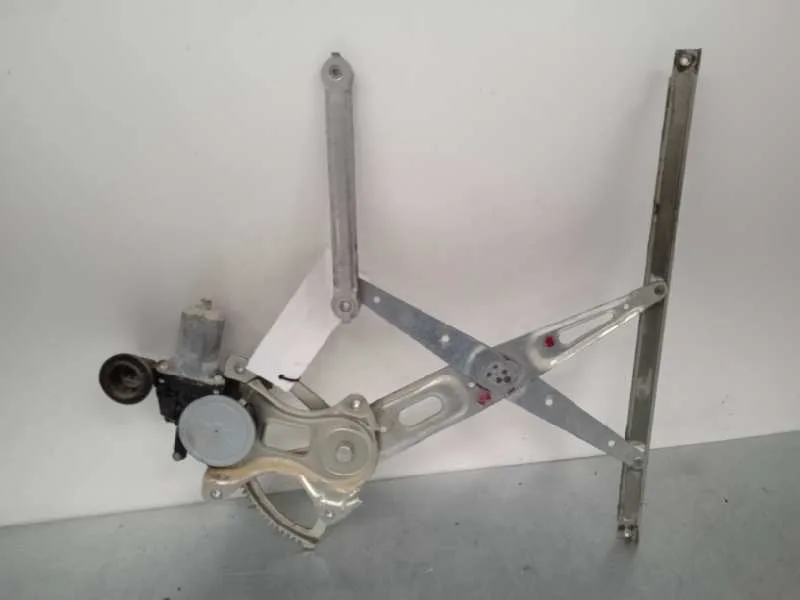 Elevalunas Delantero Derecho para Toyota Urban Cruiser