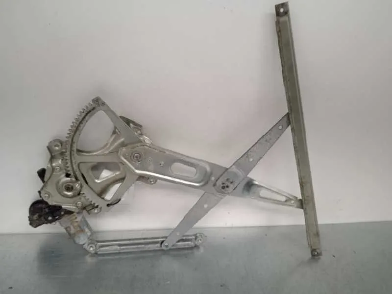 Elevalunas Delantero Derecho para Toyota Urban Cruiser