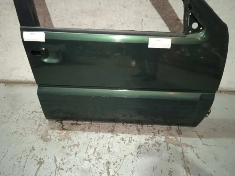 Puerta Delantera Derecha para Nissan Terrano/Terrano.ii (R20)