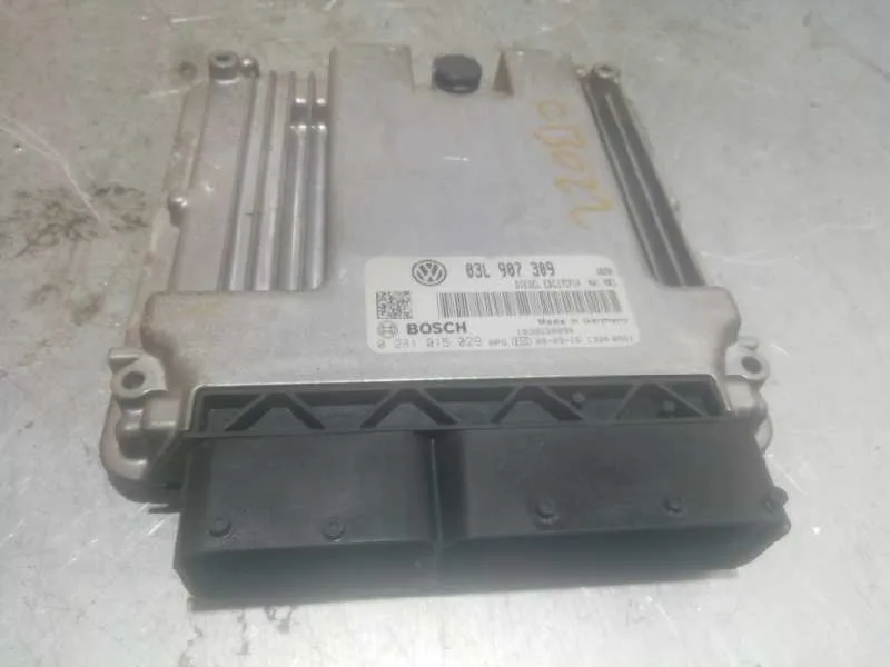 Centralita Motor Uce para Volkswagen Passat Cc (357)