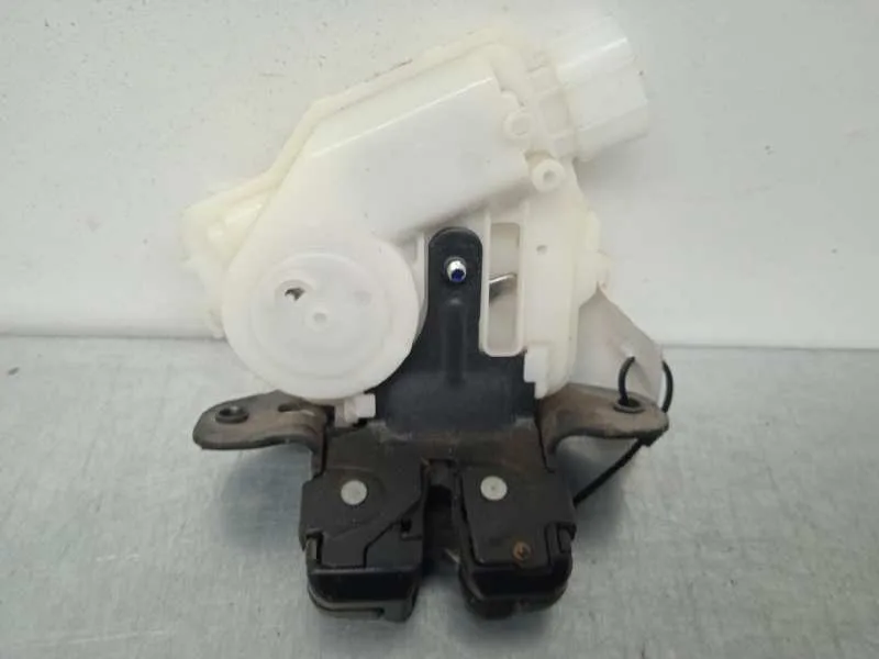 Cerradura Maletero / Porton para Toyota Auris