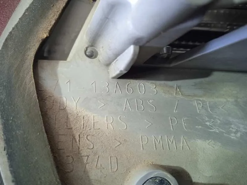 Piloto Trasero Izquierdo Interior para Ford Mondeo Ber. (Ca2)