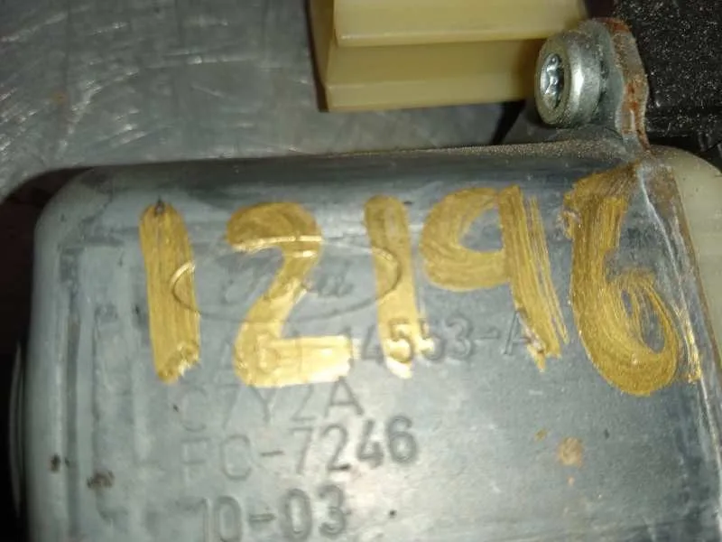 Motor Elevalunas Delantero Derecho para Ford Fiesta (Cb1)