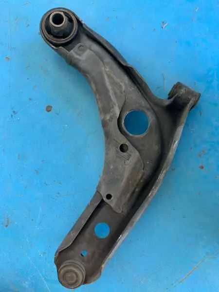 Brazo Suspension Inferior Delantero Izquierdo para Toyota Yaris