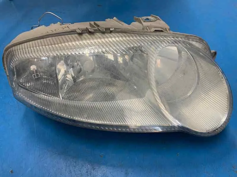 Faro Derecho para Alfa Romeo 147 (190)