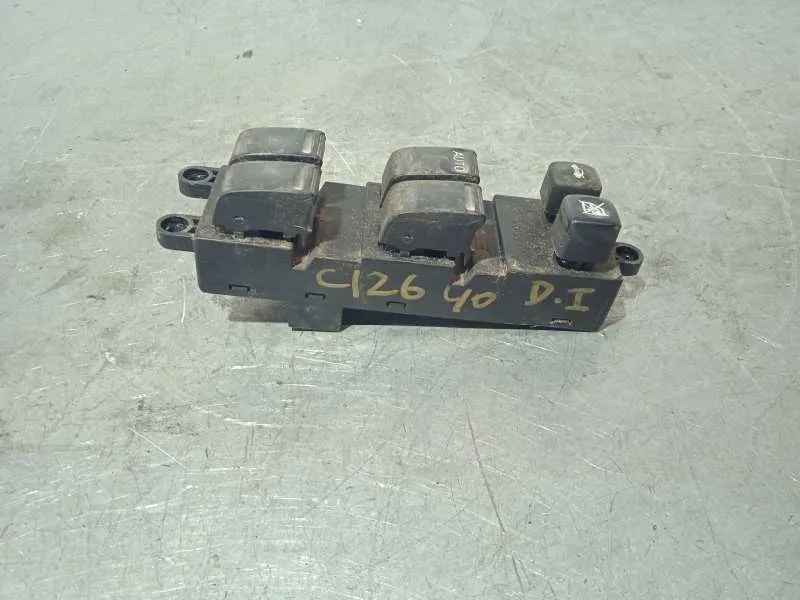 Mando Elevalunas Delantero Izquierdo para Nissan Primera Berlina (P12)