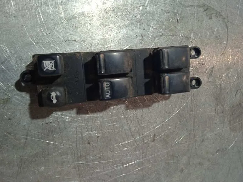 Mando Elevalunas Delantero Izquierdo para Nissan Primera Berlina (P12)