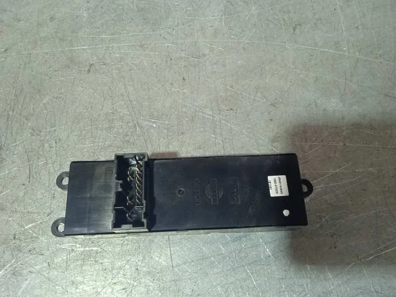 Mando Elevalunas Delantero Izquierdo para Nissan Primera Berlina (P12)