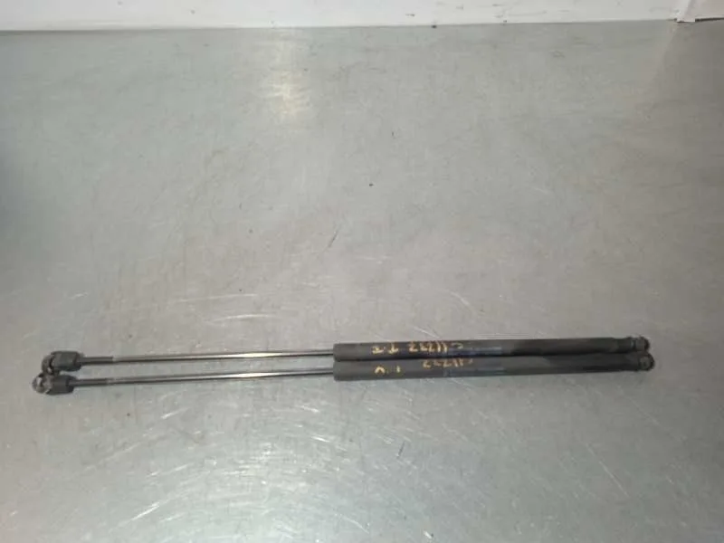 Amortiguadores Maletero / Porton para Ford Focus Turnier (Cb4)