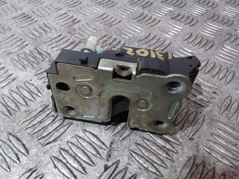 Cerradura Puerta Delantera Derecha para Nissan Interstar Mod. 04 (X70)