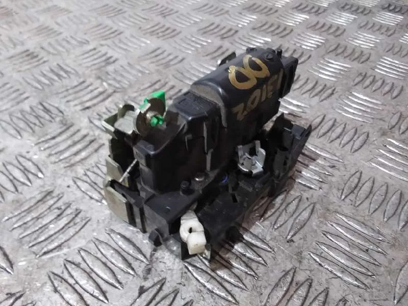Cerradura Puerta Delantera Derecha para Nissan Interstar Mod. 04 (X70)
