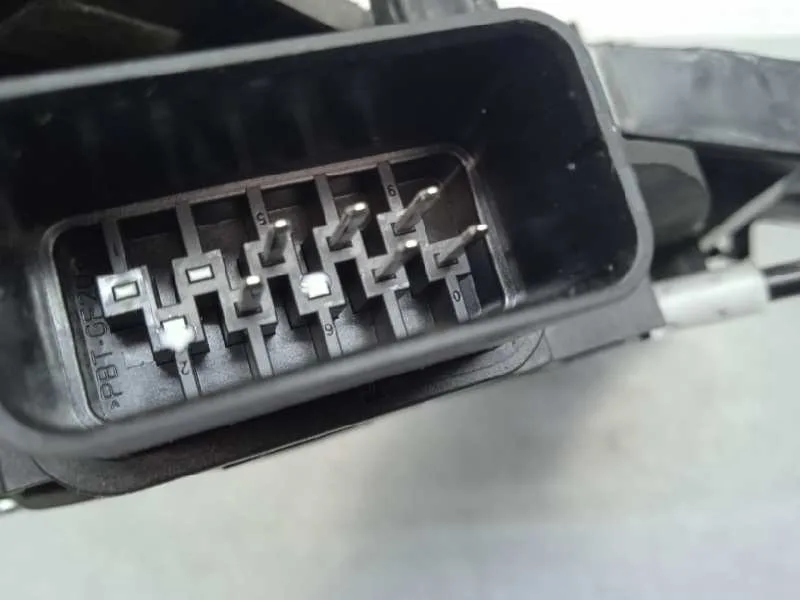Cerradura Puerta Delantera Derecha para Ford Focus Lim. (Cb4)