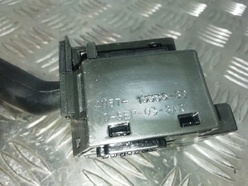 Mando Luces para Ford Focus Lim. (Cb4)