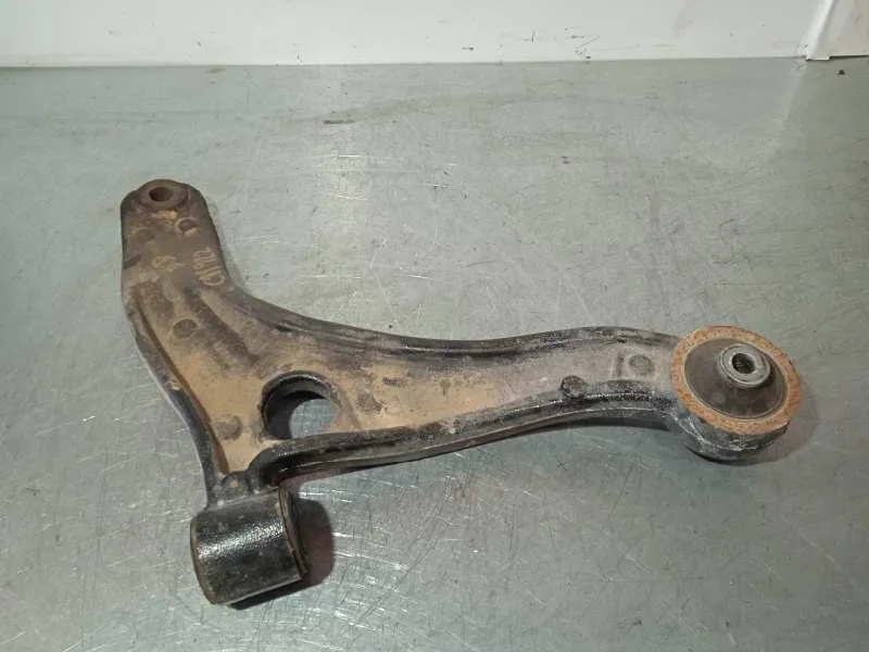 Brazo Suspension Inferior Delantero Derecho para Nissan Nv 400