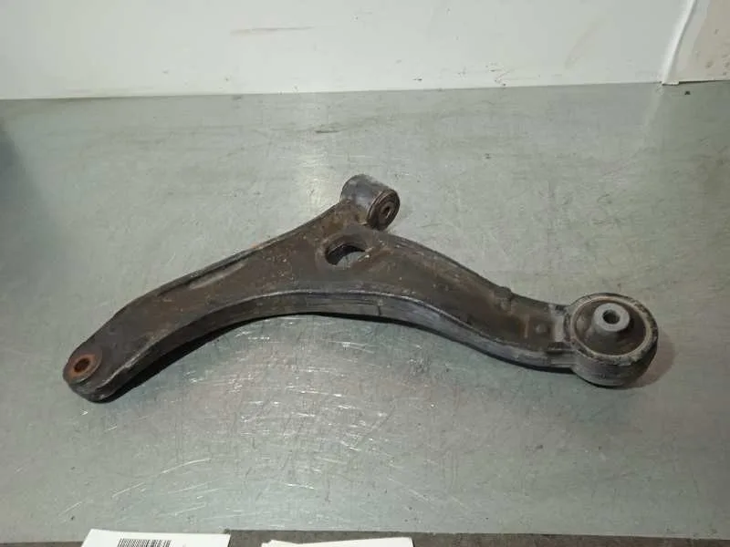 Brazo Suspension Inferior Delantero Derecho para Nissan Nv 400
