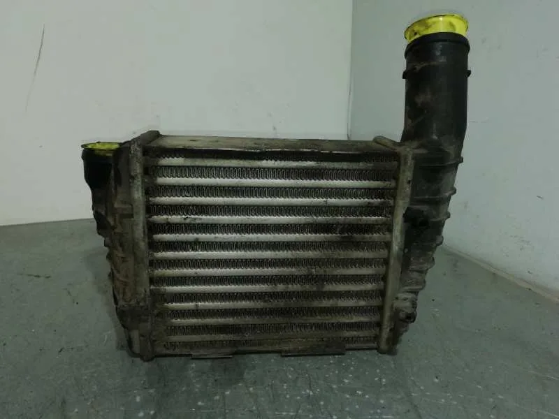 Intercooler para Volkswagen Passat Berlina (3B3)