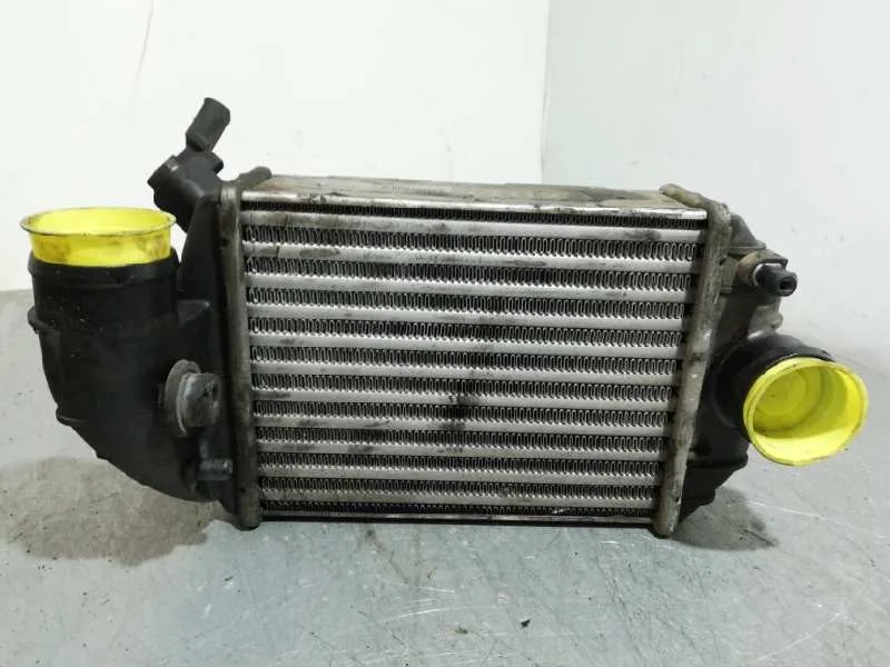 Intercooler para Volkswagen Passat Berlina (3B3)